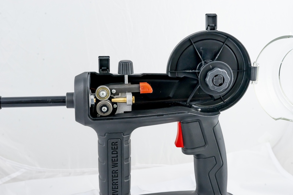 Soldadora Inversor Micro alambre No Gas (FLUX) Tipo Pistola Ax tech AXT-FLUX100